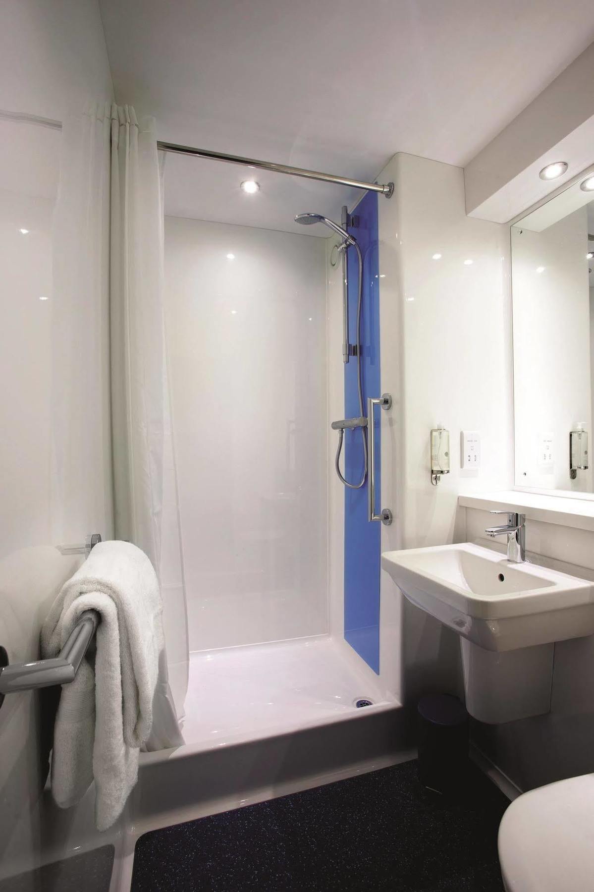 Travelodge Edinburgh Central Waterloo Place Eksteriør billede